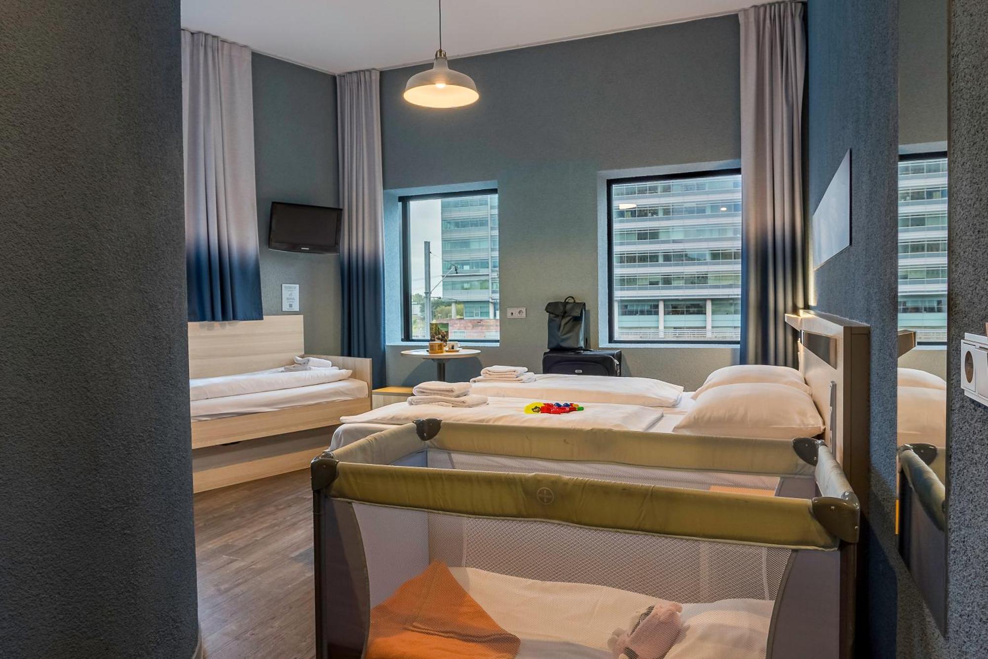 Meininger Hotel Amsterdam City West Esterno foto