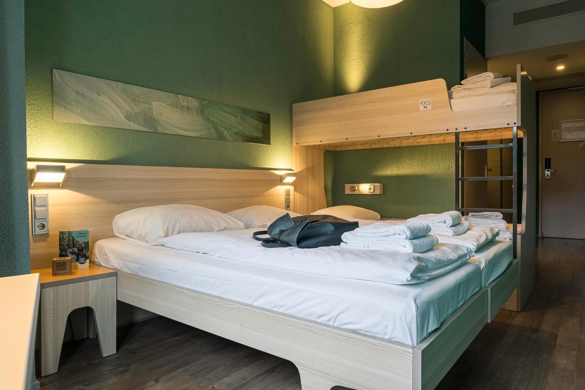 Meininger Hotel Amsterdam City West Esterno foto